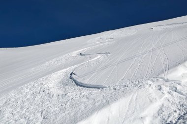Taze Kıvrımlı Kayak Eğimi