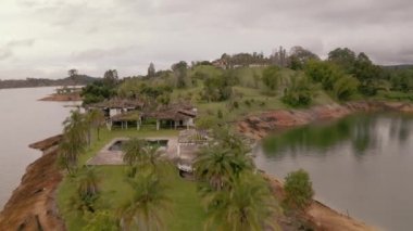 Uyuşturucu kartellerini yendikten sonra harabeler