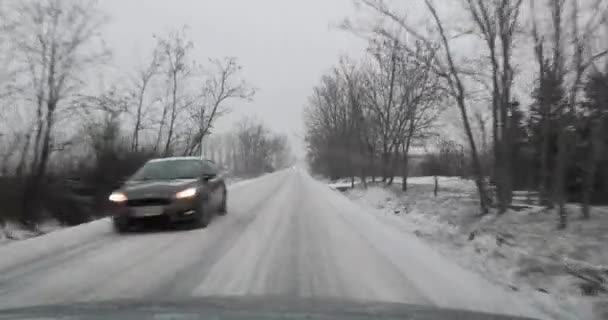 Conducir en la nieve — Vídeos de Stock