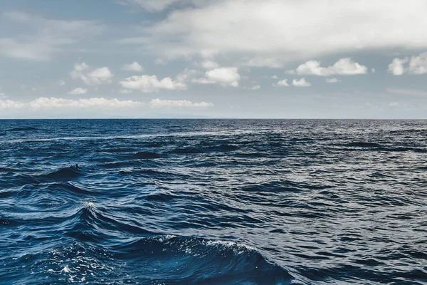 无边无际的海景，蓝色水面 — 图库照片