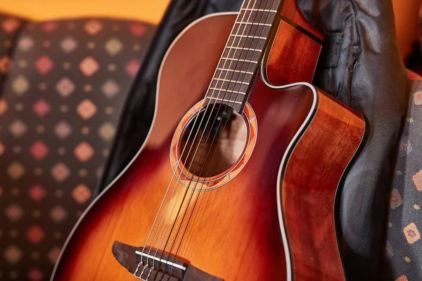 Detalhe da guitarra acústica — Fotografia de Stock