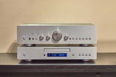 Ev hifi sistemi