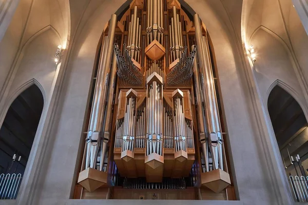 Catedrala modernă Interior, țevi de orgă bisericească — Fotografie, imagine de stoc