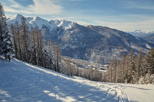 Skiing slopes from the top — Stock Photo, Image