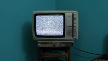 Eski televizyon çekmiyor.