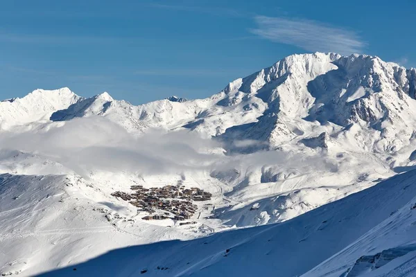 Skigebiet Val Dorens in der Ferne — Stockfoto