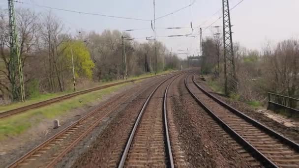 Viagens ferroviárias vista traseira — Vídeo de Stock