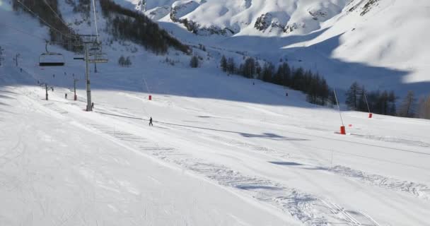 Skiing in the Alps — Stock Video