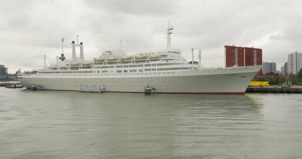 Rotterdams kaj, SS Rotterdam — Stockvideo