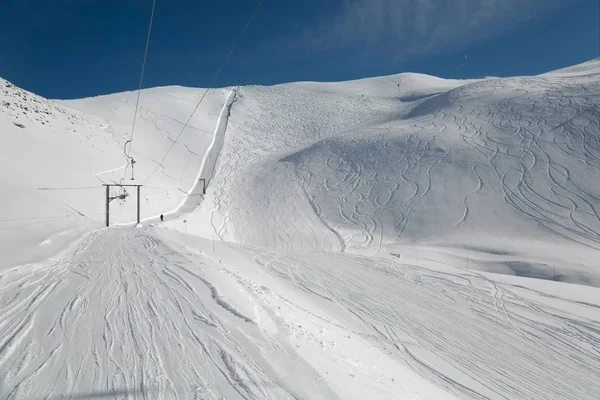 Ski pistes zonnig weer — Stockfoto