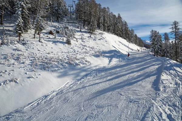 Skihellingen vanaf de top — Stockfoto