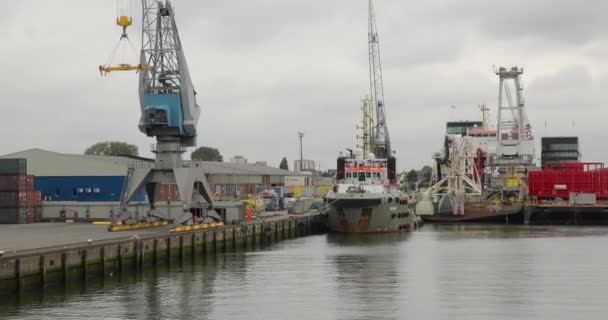 船坞中的工业船 — 图库视频影像