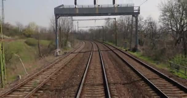 Viagens ferroviárias vista traseira — Vídeo de Stock