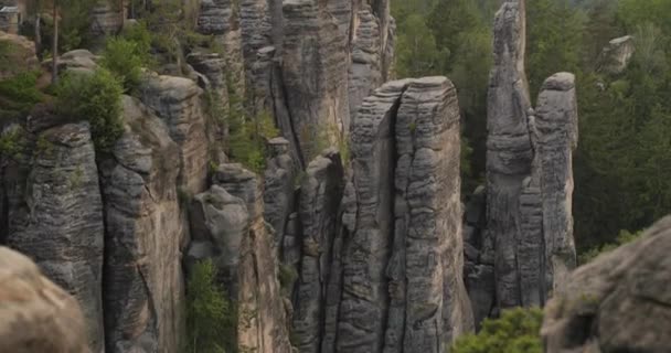 Majestuoso paisaje rocoso — Vídeo de stock