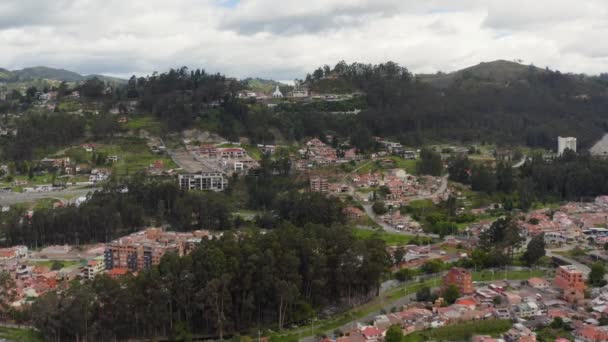 Куенка, Еквадор, вигляд з повітря. — стокове відео