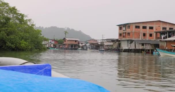 Bootsfahrt in Nuqui, Kolumbien — Stockvideo