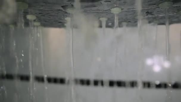 Água do chuveiro fluindo — Vídeo de Stock