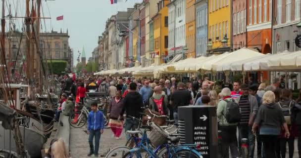Nyhavn, viajes a Copenhague — Vídeo de stock