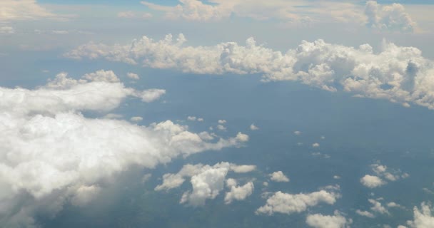 Flying betweeen clouds — Stock Video