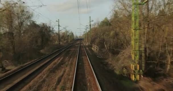 Viagens ferroviárias vista fron — Vídeo de Stock