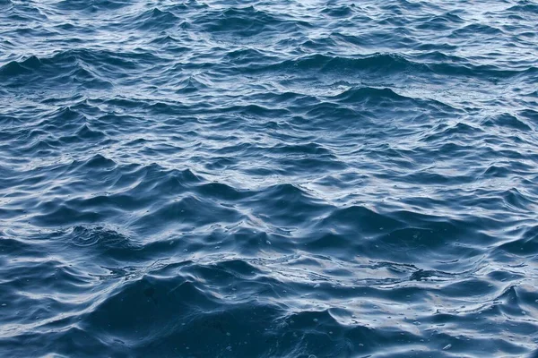 Ondas de superficie de agua — Foto de Stock