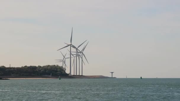 Tubos de viento girando — Vídeos de Stock