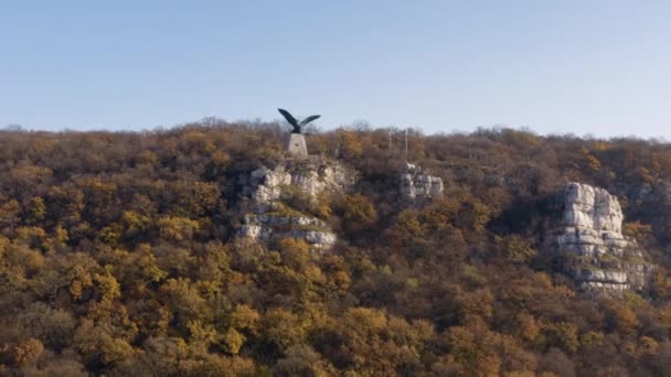 Turul monument in Hongarije — Stockvideo