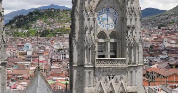 Quito, o panorama da cidade de Ecudador da catedral — Vídeo de Stock