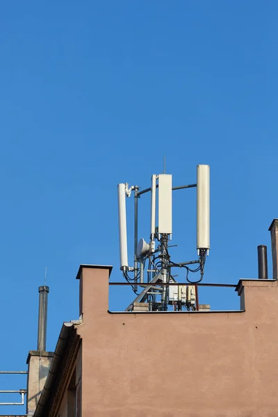Transmitter mobile network antennas — Stock Photo, Image