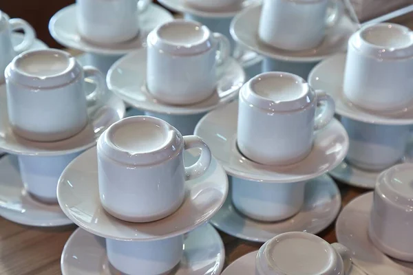 Clean coffee cups piled up — Stock Photo, Image