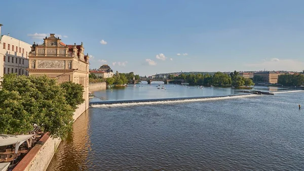 Prag, Vltava Nehri, Kürek li Tekneler — Stok fotoğraf