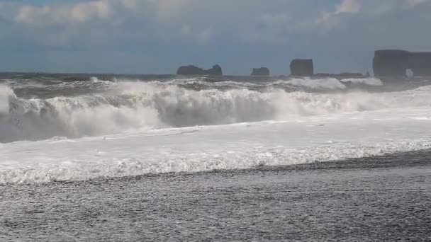 Epic Waves in Iceland, Slow Motion — Stock Video