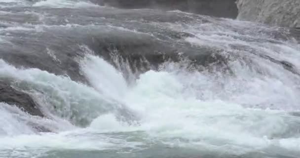 Waterval in IJsland — Stockvideo