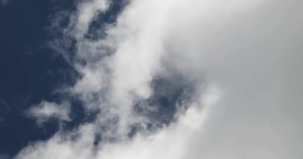 Nubes moviéndose en tiempo real — Vídeos de Stock