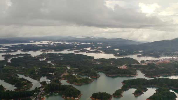 Guatape naturskön utsikt över landskapet — Stockvideo