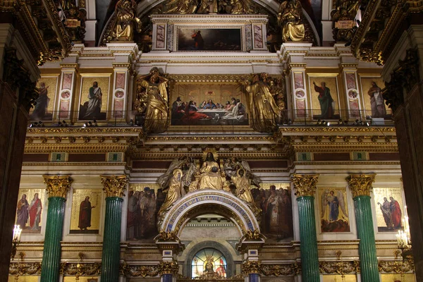 O interior da Catedral de São Isaac em São Petersburgo . — Fotografia de Stock