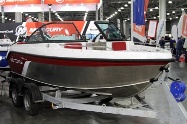 Zafer 500 açık sergi Crocus Expo Moskova'da tekne.