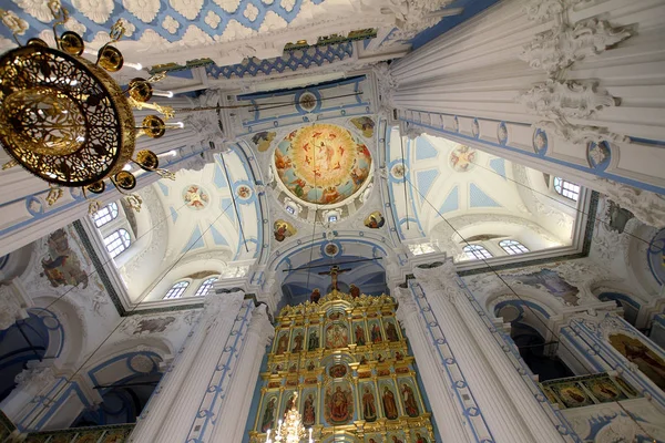 Das Innere der Auferstehungskathedrale in der neuen jerusalem mona — Stockfoto