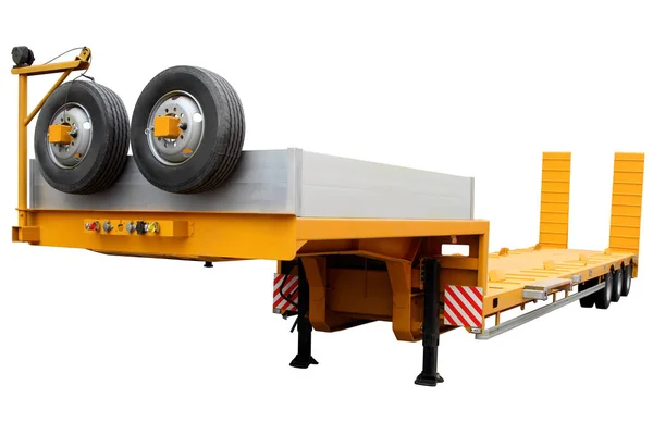 Современный желтый прицеп для перевозки грузов и оборудования . — стоковое фото