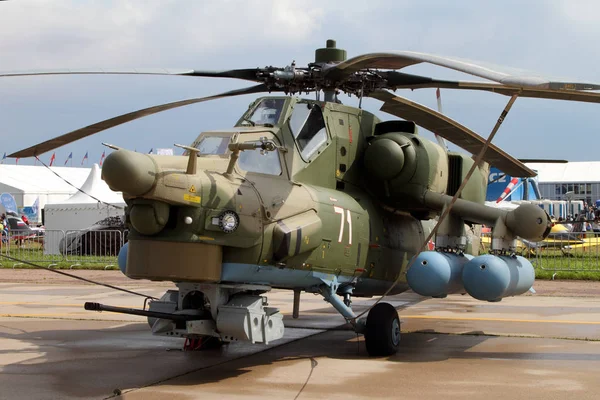 Helicóptero militar protector para colorear Mi-28N en la Internatio —  Fotos de Stock