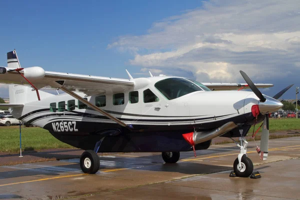 Одномоторный турбовинтовой самолет Cessna GRAND CARAVAN на Int. — стоковое фото