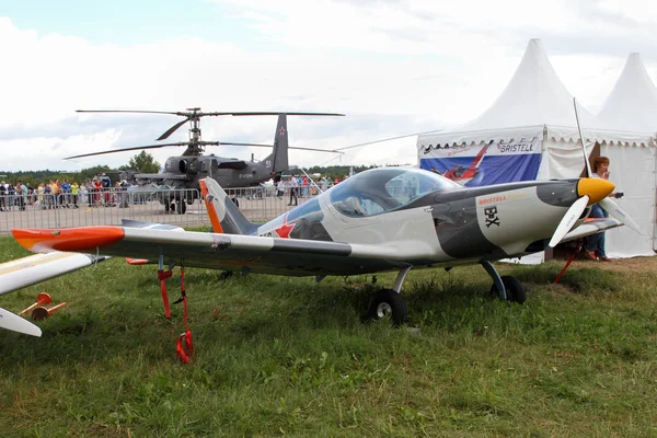 Gray sports aircraft of the Czech company BRM Aero Bristell at t — Stock Photo, Image