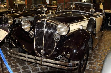 Mühendislik Zadorozhnogo Müzesi, Horch 853a. Krasnogors