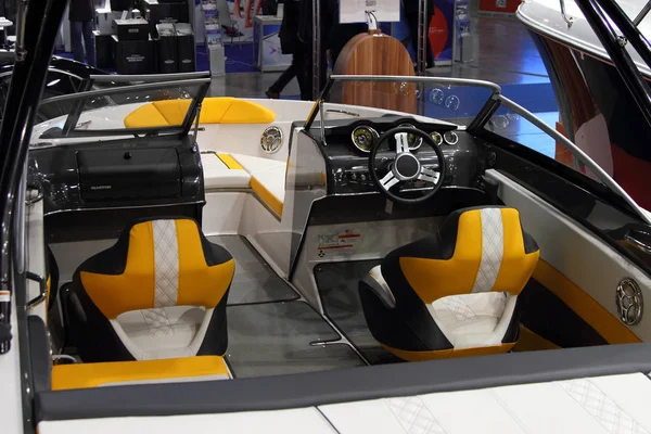 Glastron kokpit iç M 10 Uluslararası boat Show'da