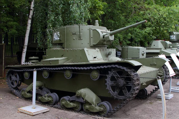 Light tank with a cylindrical tower T-26 sample 1932 (USSR) on g — Stock Photo, Image