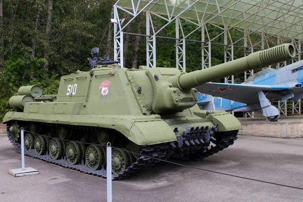 Самоходная артиллерийская пушка ИСУ-152 (СССР) на основе плетения — стоковое фото