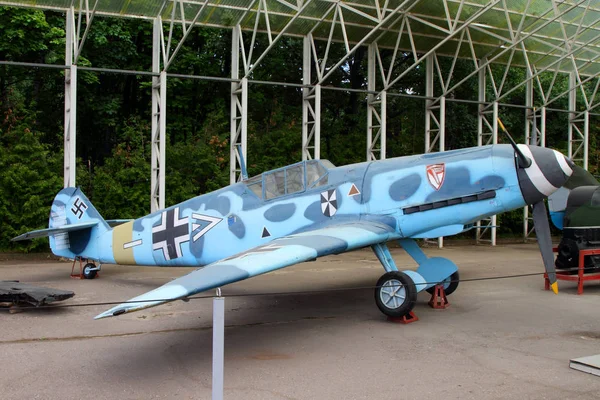 Messerschmitt  Bf 109 fighter (Germany) on grounds of weaponry e — Stock Photo, Image