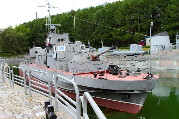 Artilleriebootprojekt 1204 (ussr) auf dem Gelände der Waffenausstellung — Stockfoto