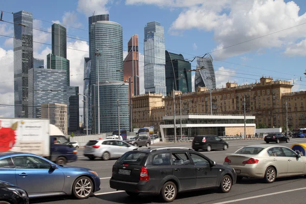 View to Kutuzov avenue and Moscow City Complex. — Stock Photo, Image