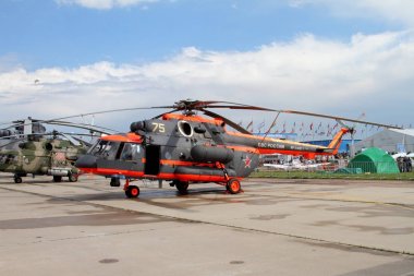 Helikopter Mi-8 Uluslararası Havacılık ve uzay salonda